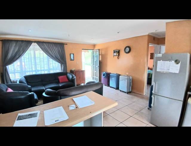 2 BEDROOM SIMPLEX FOR SALE IN WOODHAVEN